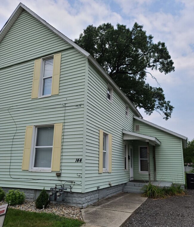 Building Photo - 144 W Simonton St