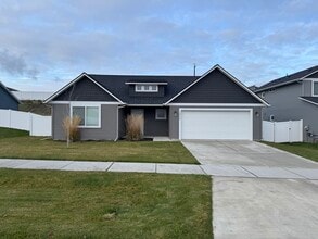 Building Photo - 12772 N Cavanaugh Dr