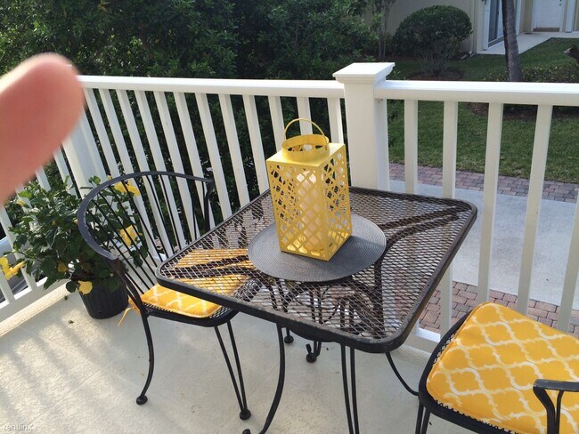 Foto del edificio - 1 br, 1 bath Apartment - 249 Milano Ln S