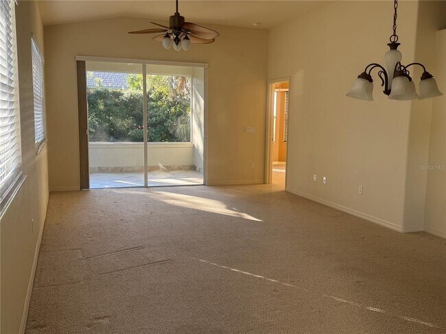 Foto del edificio - 1063 Topelis Dr