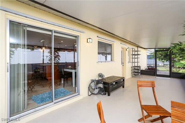 Foto del edificio - 698 107th Ave N