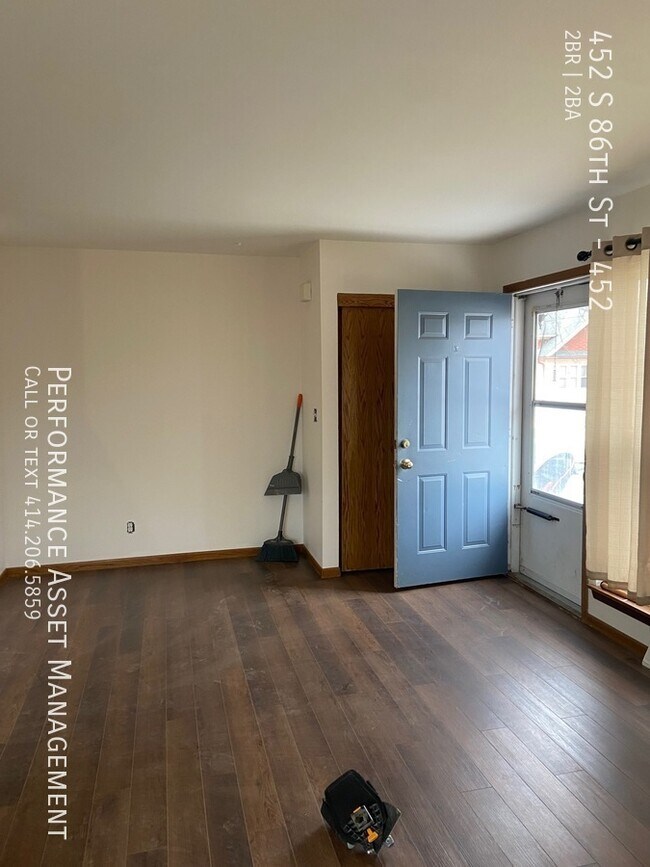 Foto del edificio - Charming 2 bed / 2bathTownhouse Apartment