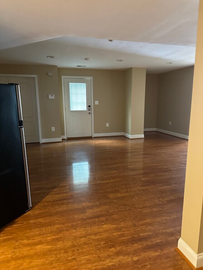 Building Photo - 6986 Gillis Way