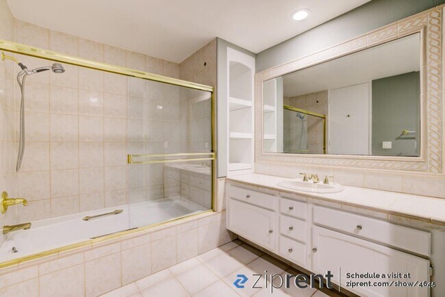 Foto del edificio - 4477 Wilshire Blvd