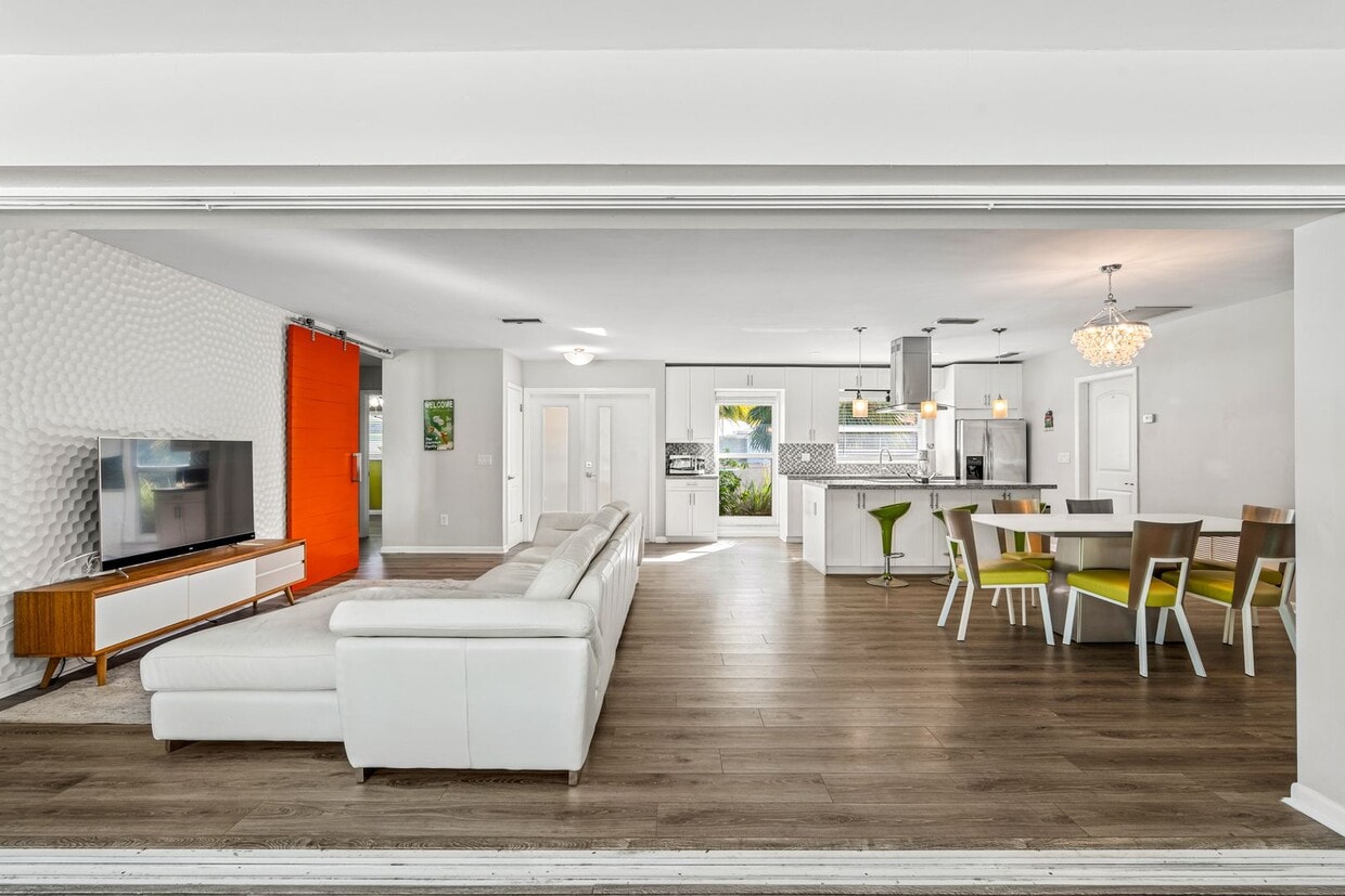 Single Family home on quiet street steps from the Intracoastal and Dining - Single Family home on quiet street steps from the Intracoastal and Dining