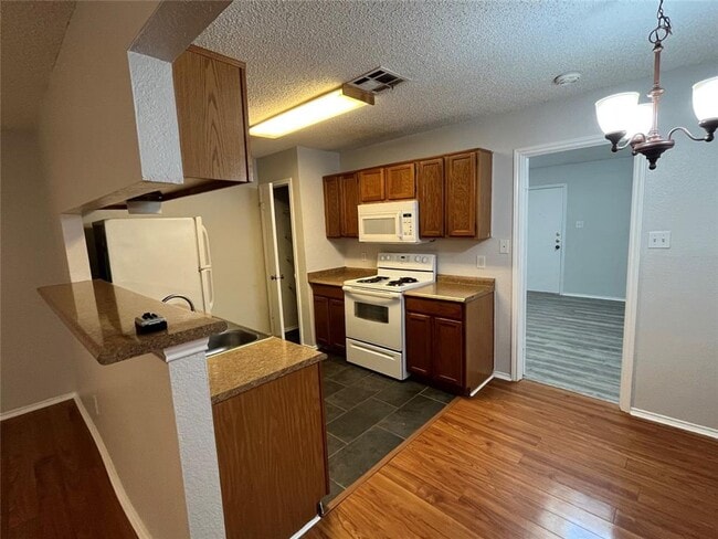 Building Photo - 9113 Japonica Ct