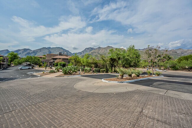 Building Photo - Furnished 2 Bedroom in The Greens at Ventana Canyon