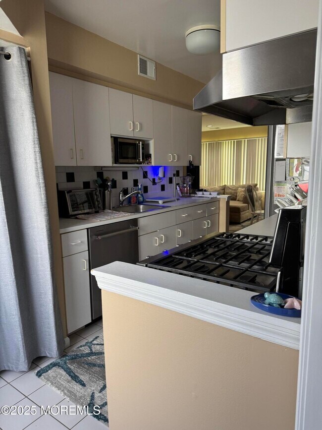 Foto del edificio - 206 Brinley Ave