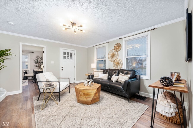 Foto del edificio - 413 E Caven St