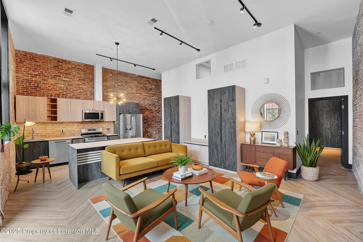 Primary Photo - 117 Penn Ave