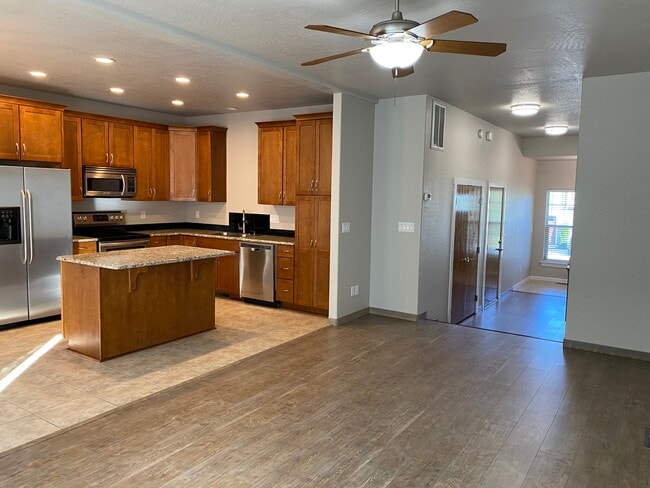 Building Photo - 244 Dunthorpe Dr