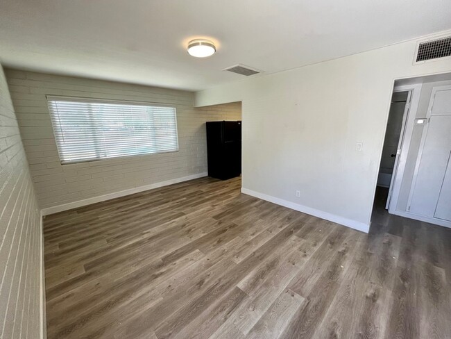 Building Photo - 221 N Elm St #A, Gilbert - 2 Bed 1 Bath in...