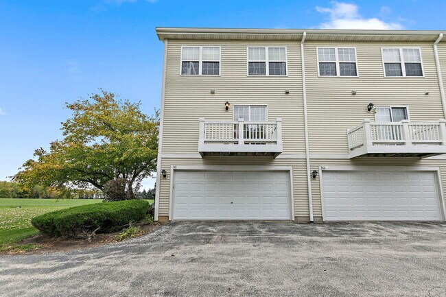 Foto del edificio - 361 Holiday Ln