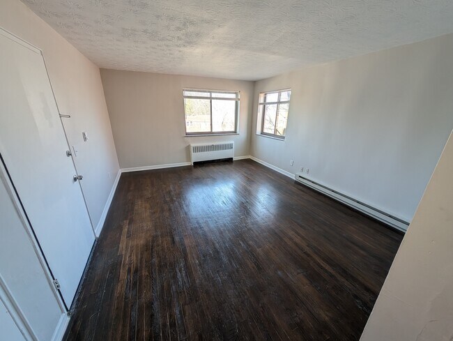 Foto del edificio - 2500 Boudinot Ave