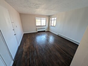 Building Photo - 2500 Boudinot Ave