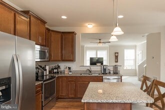 Building Photo - 155 Schramm Lp