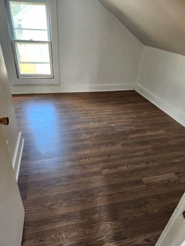 131 Hoyt St Unit Upper, Dunkirk, NY 14048 Apartments in Dunkirk, NY