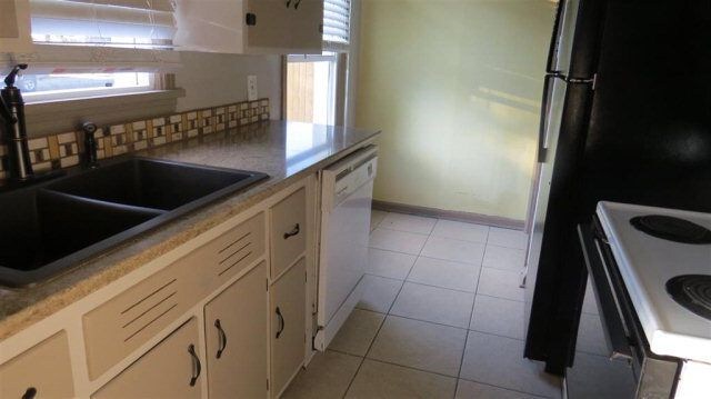 Portabicicletas y taquillas - 1505 E. Hayden Street