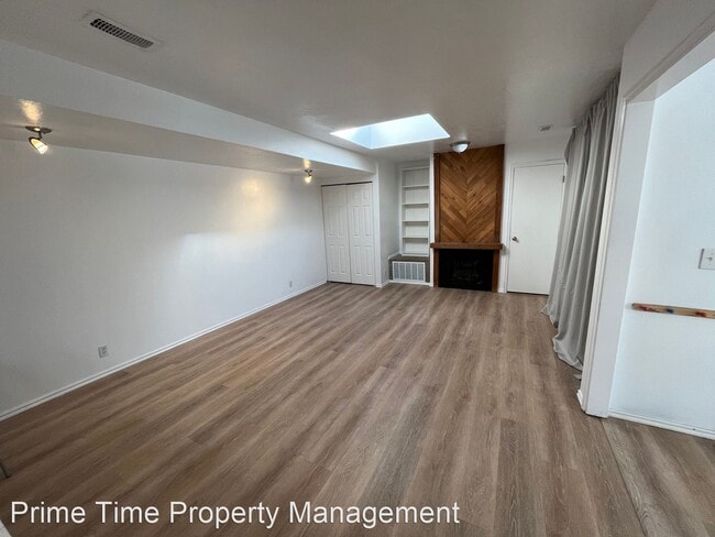 Building Photo - 2 br, 1.5 bath House - 1671 Willowbrook Drive