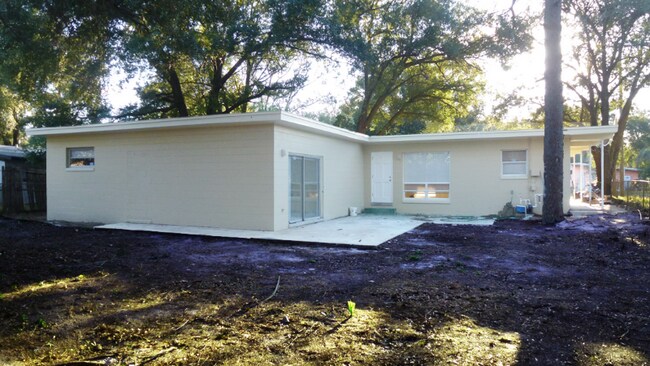 Building Photo - 1313 Roger Babson Rd