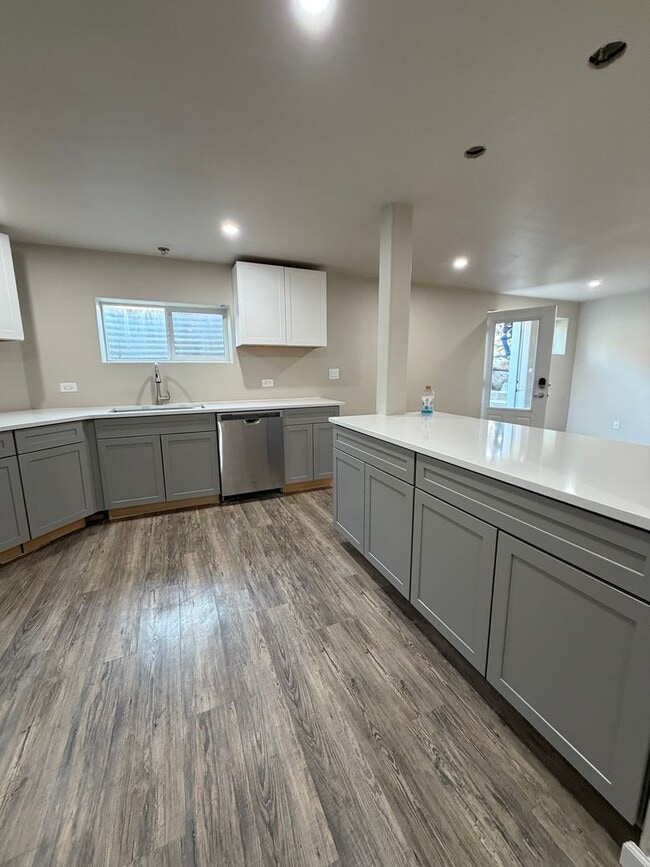 Building Photo - Glenwood Springs- 2 Bed / 1 Bath ADU