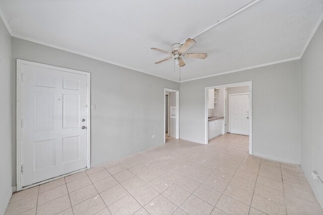 Building Photo - 818 3rd Ave N