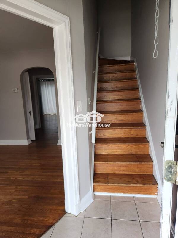 Building Photo - 4635 Wilkens Ave