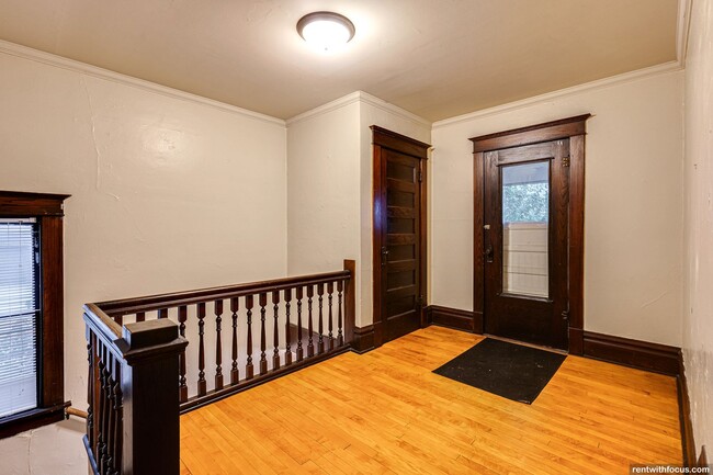 Building Photo - 111 W Parkway Ave