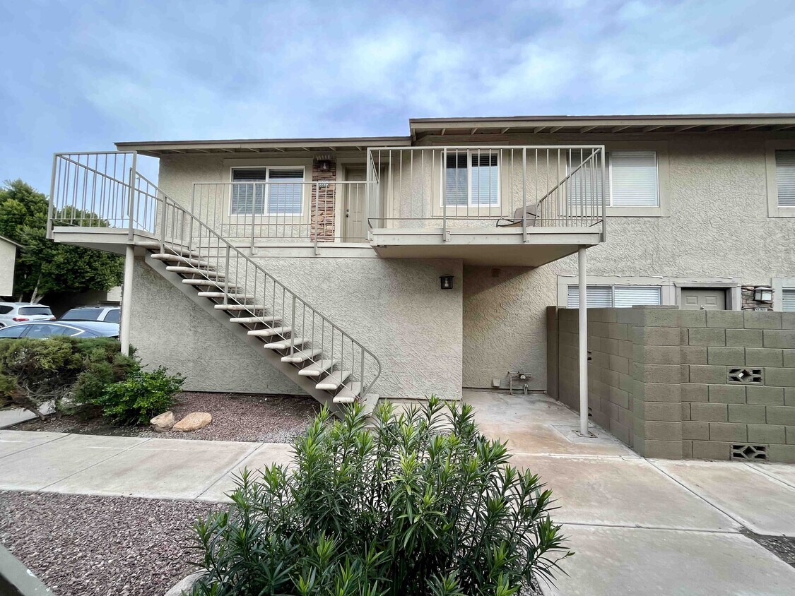 Primary Photo - 8542 E Belleview St