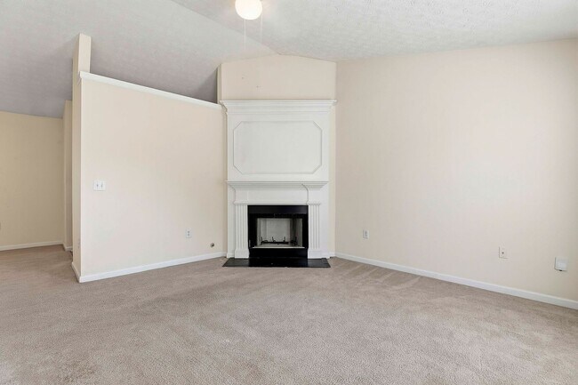 Foto del edificio - 3BR Split Level with 2 Car Garage in Jonesboro