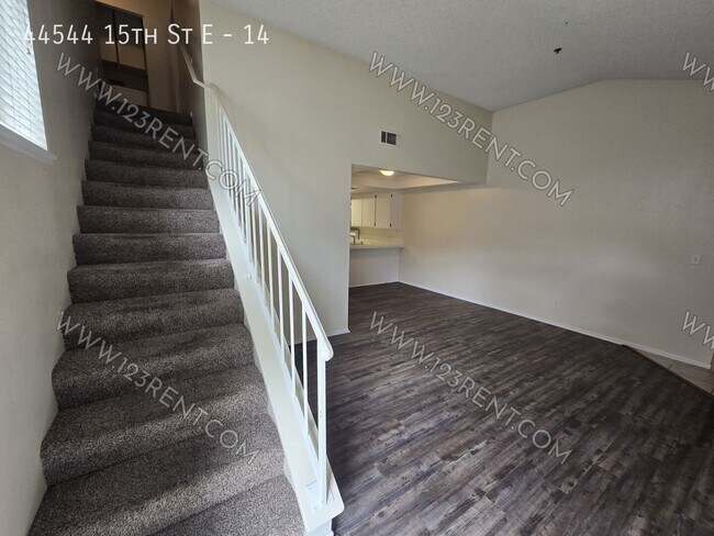 Foto del edificio - 44544 15th St E