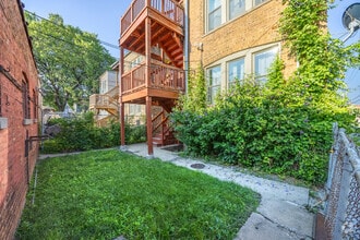 Building Photo - 7846 S Paulina St