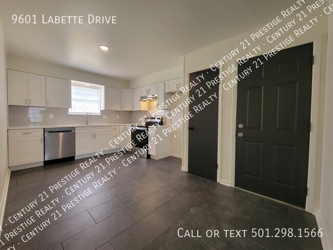 Foto del edificio - 9601 Labette Dr