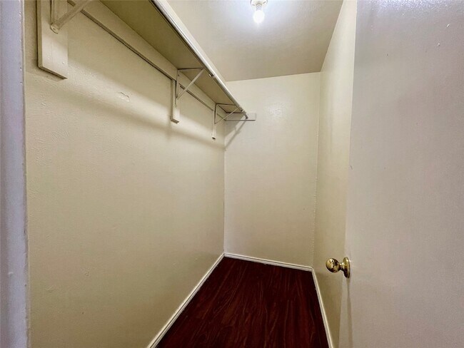 Foto del edificio - 2526 W Prairie St