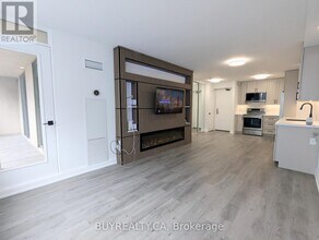 Building Photo - 256 Doris Ave