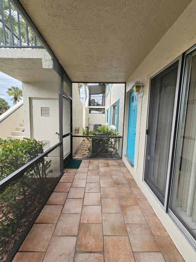 Foto del edificio - 4140 Looking Glass Ln