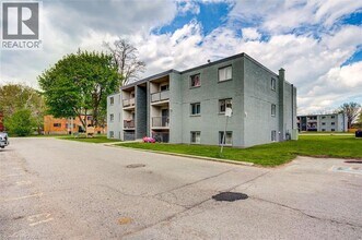 Building Photo - 94 King Edward Ave