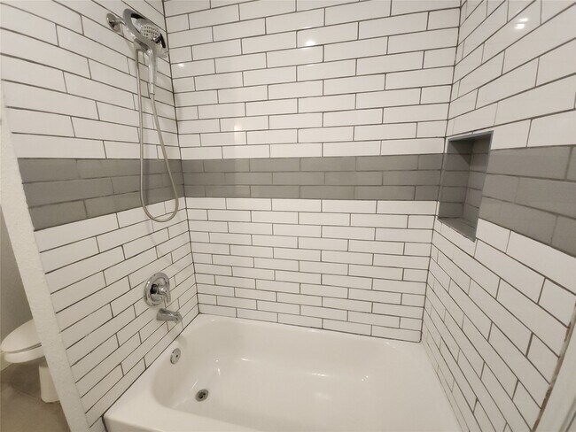 Foto del edificio - 5231 Balkin St
