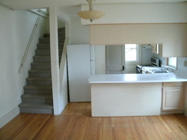 Foto del edificio - 140 Woodside Rd