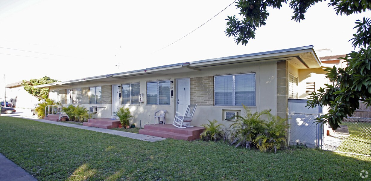 Foto del edificio - 225-239 NW 57th Ave