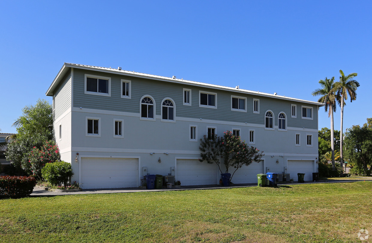 Building Photo - Wilton Walk Townhomes