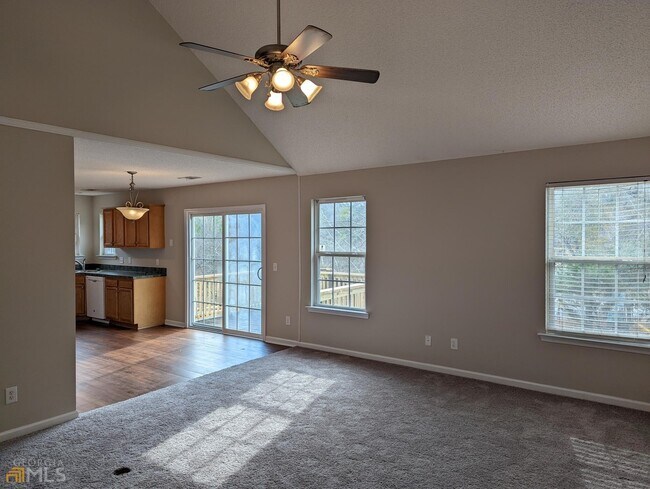 Building Photo - 301 Aspen Arbor