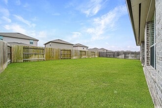Building Photo - 32927 Franklin Brooks Dr