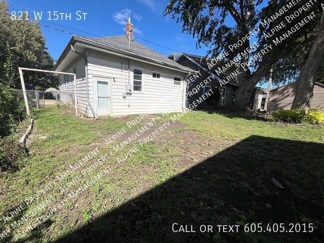 Foto del edificio - 821 W 15th St