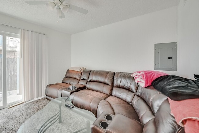 Building Photo - 311 Kings Way Dr