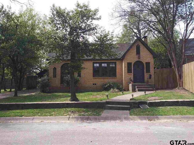 Foto del edificio - 539 Williams Ct