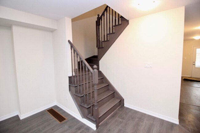 Photo du bâtiment - 190 Esther Cres