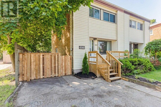 Building Photo - 499 Krug St