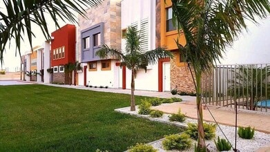 Building Photo - 12 E St