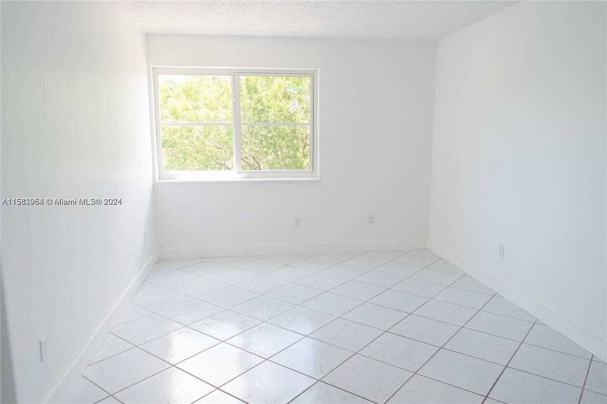 Foto del edificio - 5501 NW 7th St
